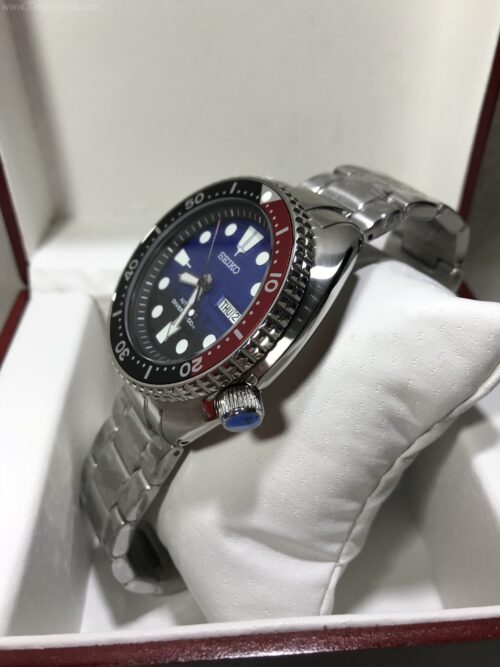 Seiko Diver200 Black Red Blue Dial