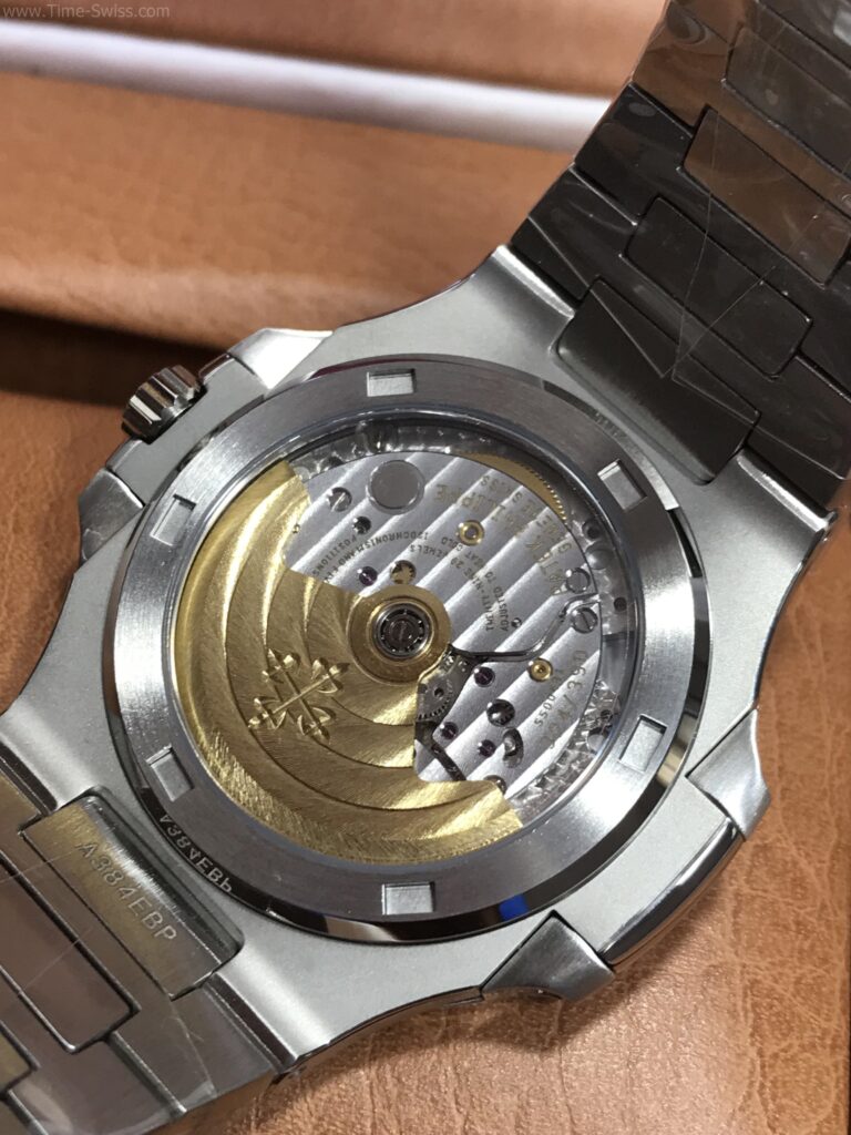 Patek Nautilus 5711 Green Dial 40mm 3K Swiss เรือนเงิน หน้าเขียว สายเหล็ก 05