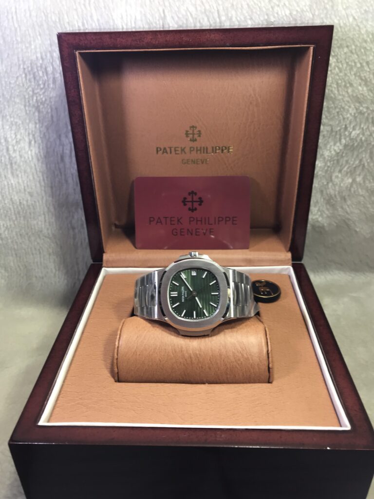 Patek Nautilus 5711 Green Dial 40mm 3K Swiss เรือนเงิน หน้าเขียว สายเหล็ก 09