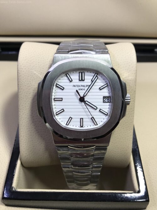 Patek Philippe Nautilus 5711-1A White Dial 40mm Swiss